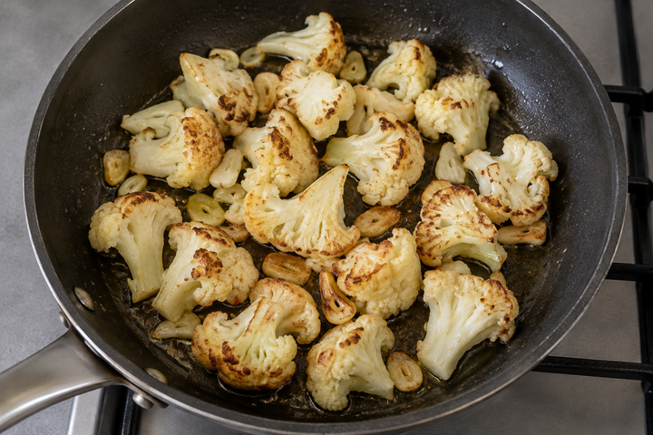 カリフラワーに焼き色をつける