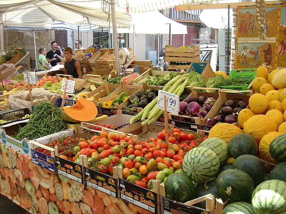バッラロ市場の野菜売り場