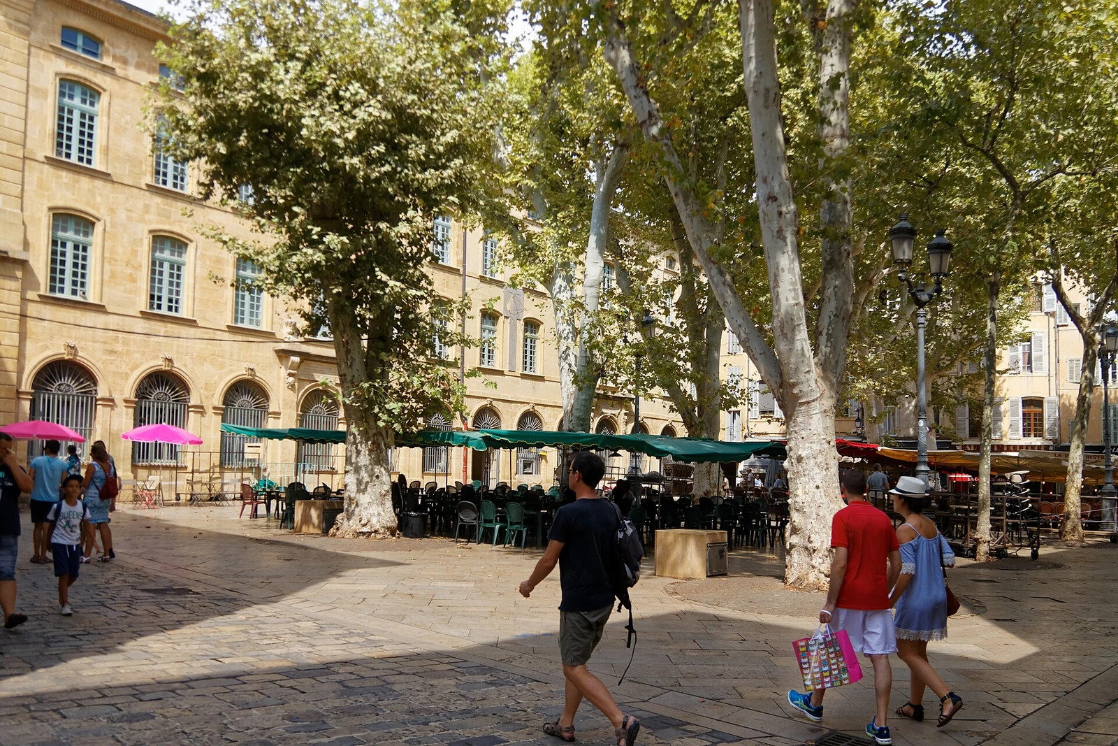 エクス＝アン＝プロヴァンス・リシュルム広場の街並み・風景