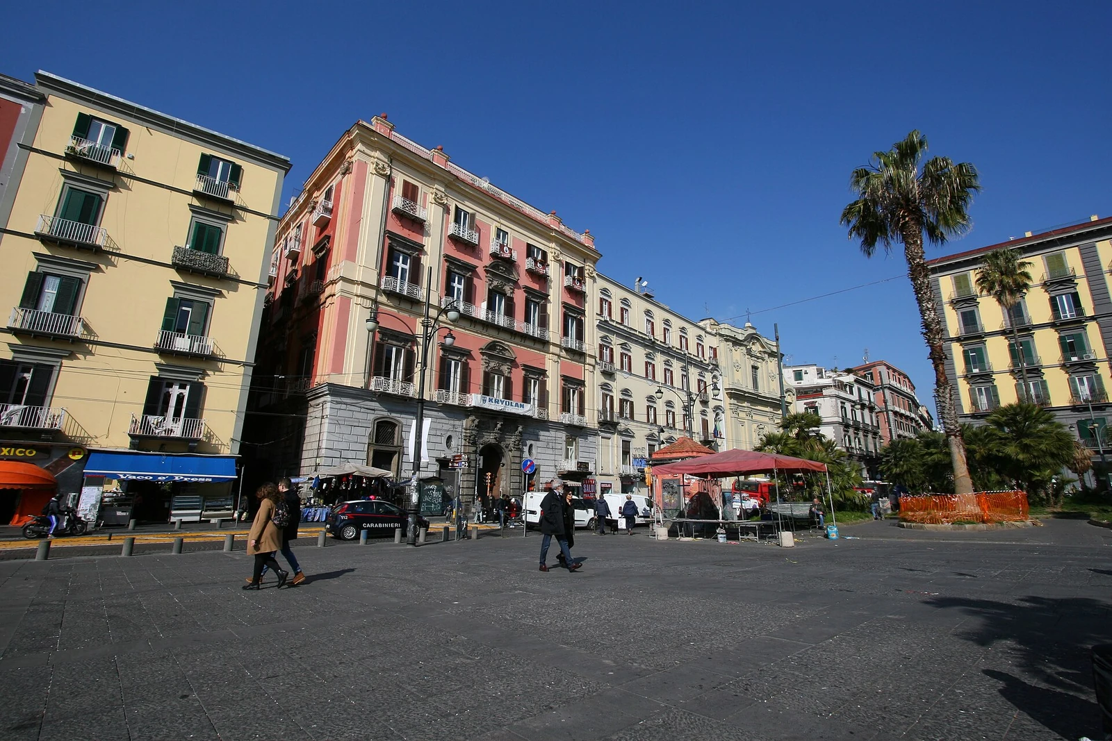 Veduta di Napoli, Piazza Dante