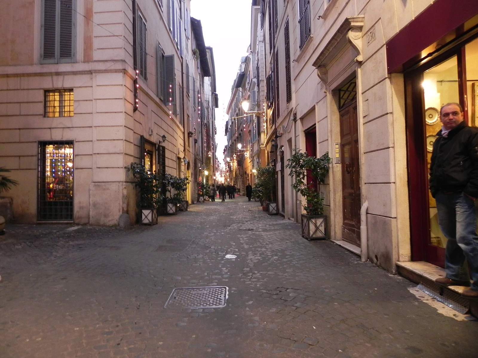 A view of Roma, Via dei Coronari